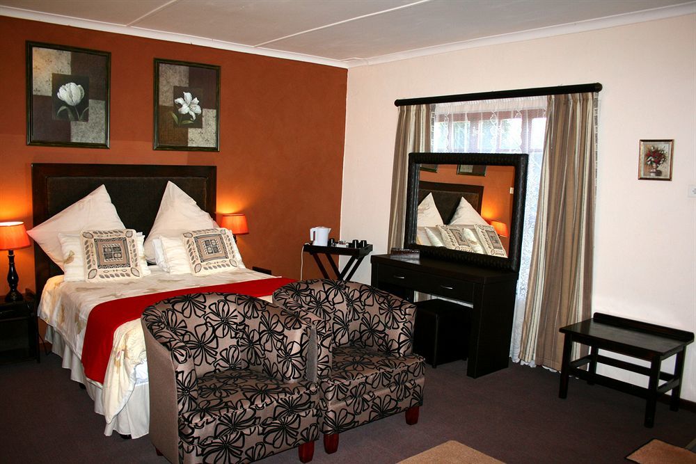 Thatchings Bed And Breakfast Nottingham Road Exteriér fotografie
